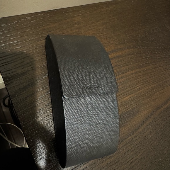 Prada sunglasses - Picture 4 of 4